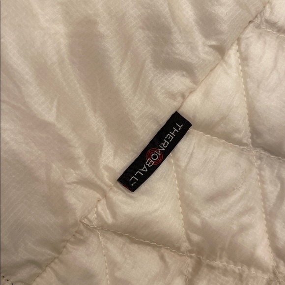 The North Face Women's Thermoball Vests Size Large - Picture 6 of 13